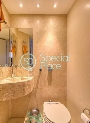 Imagem Amplo apartamento à venda com 3 quartos, sendo 3 suítes, e 4 banheiros no total. Este apartamento ...