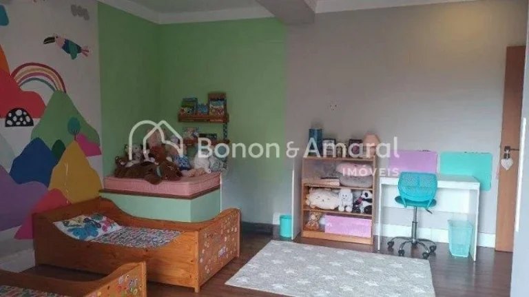 Imagem Linda e espaçosa casa com sala de estar, sala de jantar, cozinha, copa, lavabo, varanda gourmet, ri...