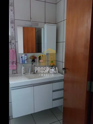 Imagem Casa no centro com possibilidade de conversão em ponto comercial
