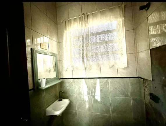 Imagem Casa Isolada à Venda com 3 Dormitórios e Piscina no Bairro Bom Retiro em Santos/SP