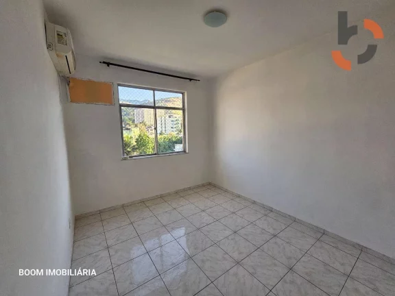 Imagem Apartamento com 2 dormitórios à venda, 66 m² por R$ 240.000,00 - Caonze - Nova Iguaçu/RJ
