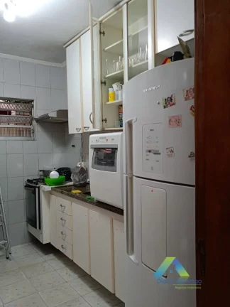 Imagem SOBRADO À VENDA COM 3 DORMITÓRIOS E 2 BANHEIROS NO JARDIM SANTA EMÍLIA!