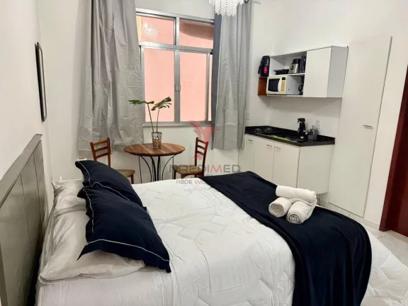 Imagem Aluga-se, Studio mobiliado em Copacabana Quadra da praia