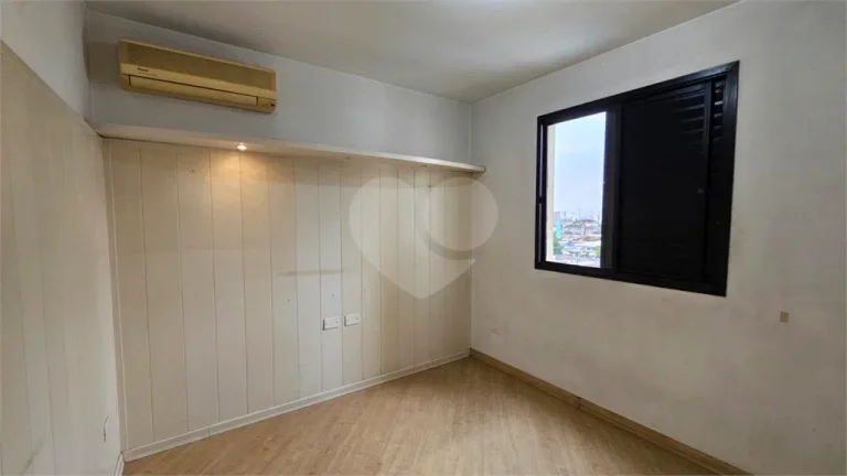 Imagem Apartamento à venda com 3 quartos, sendo 1 suíte, no condomínio Phoenix, São Paulo - SP