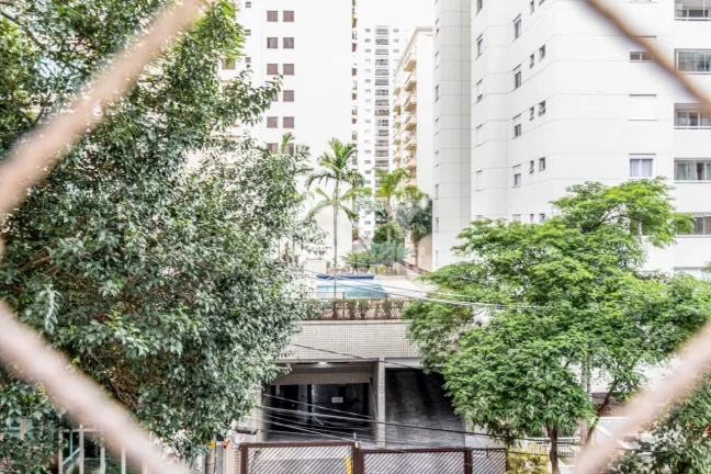 Imagem Apartamento reformado e cheio de charme no miolo do Paraíso. Possui 188m² distribuídos em 03 dorm...