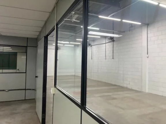 Imagem Salão para alugar, 300 m² por R$ 8.400,00/mês - Calmon Viana - Poá/SP