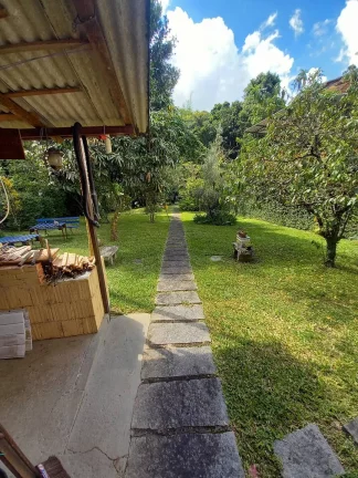 Imagem VENDO ESTA LINDA CASA NO BAIRRO CASCATINHA - NOVA FRIBURGO RJ.