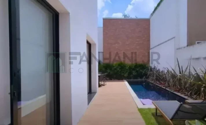 Imagem Luxuosa mansão de 4 quartos e 4 suítes no Jardim Europa, São Paulo-SP: 5 salas, 6 banheiros, 4 vagas, 415m². Venha conhecer!