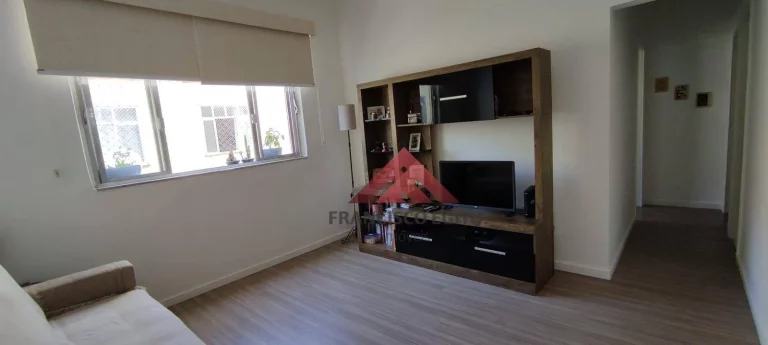 Imagem Apartamento próximo ao Abel, todo reformado, 2 lances de escada. Condomínio barato.