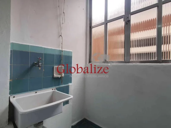 Imagem Apartamento à venda com 2 dormitórios no Embaré em Santos por R$ 410 mil