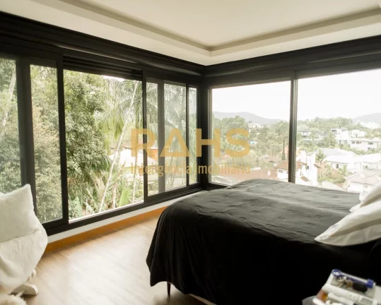 Imagem Residência alto padrão com design moderno, privacidade e exclusividade junto à natureza América,...