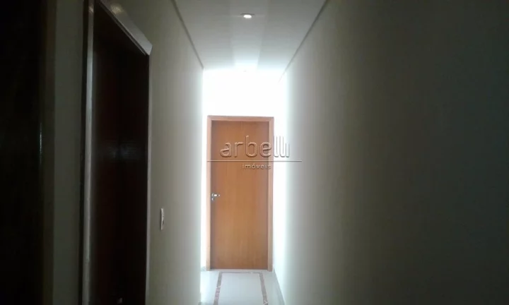 Imagem Sobrado Novo, com 180 metros de área construída, com 3 dormitórios, 3 vagas de garagem e churrasq...