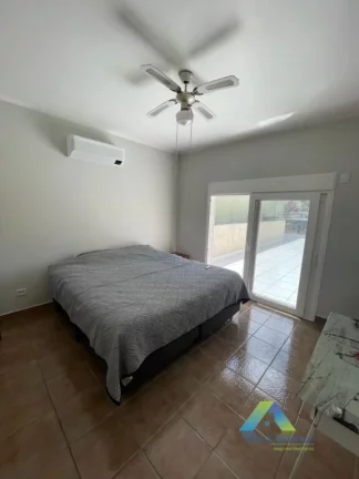 Imagem SANTO ANDRÉ Sobrado 193M², 3 dormitórios, 2 vagas com ótima localização e valor !!!