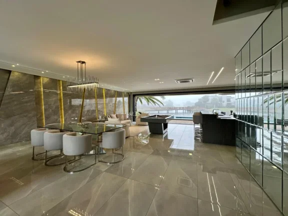 Imagem Casa em Condominio 6 Dormitórios - Bairro Centro
