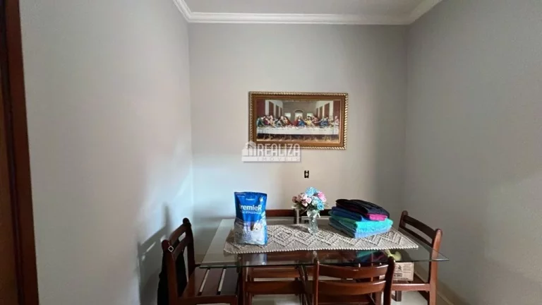 Imagem Casa para alugar no Jardim Elza Amuí I, em Uberaba