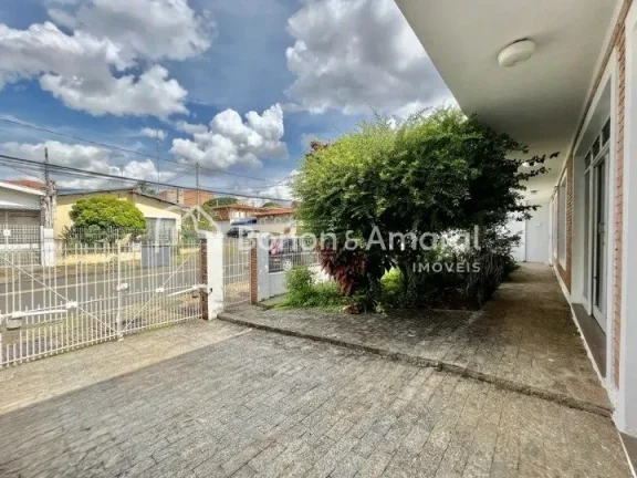 Imagem Casa com 5 dormitórios, sendo 3 suítes, e projetada com acessibilidade para deficientes (PcD). O i...