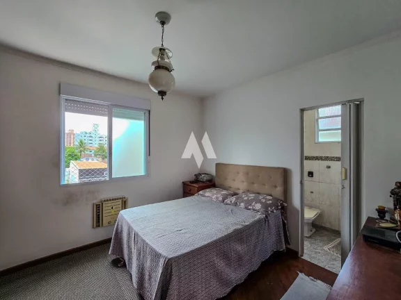 Imagem Apartamento com 2 dormitórios, sendo 1 suíte e dependência completa a 1/2 quadra da praia à venda no Embaré, Santos/SP