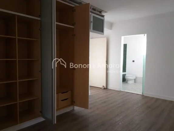 Imagem Linda residência disponível para venda no prestigiado condomínio Moinho do Vento, um dos mais exc...