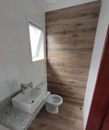 Imagem Casa em condomínio residencial, composta por 2 dormitórios, ambos com sacada, sala para dois ambie...