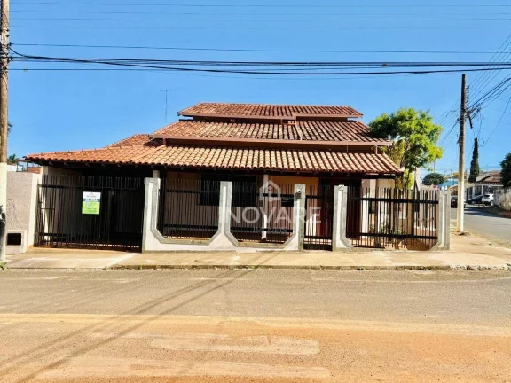 Imagem Casa com 3 dormitórios para alugar, 272 m² por R$ 2.500,00/mês - Setor Central - Itumbiara/GO
