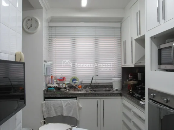 Imagem Em uma das ruas mais tranquilas e charmosas do Cambuí, este apartamento oferece privacidade total, ...