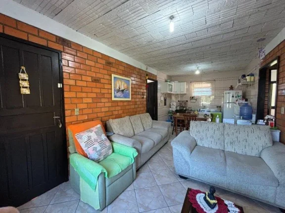 Imagem Casa 2 Dormitórios - Bairro Marambaia