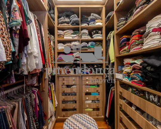 Imagem Apartamento a venda na Água Branca com 3 suítes e 4 vagas, 178m²