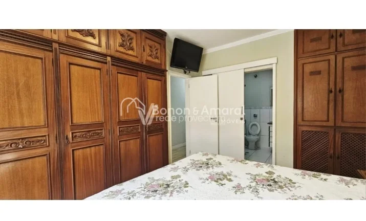 Imagem Casa térrea reformada para venda em condomínio no Taquaral em Campinas, 3 quartos e 4 vagas