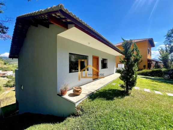 Imagem Casa com 3 dormitórios sendo 1 suíte e vista privilegiada à venda, 201 m² - Vale das Nações - Teresópolis/RJ