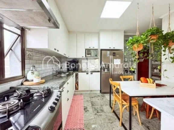 Imagem Este apartamento oferece 174 m² de área total e 148 m² de área construída, distribuídos de for...