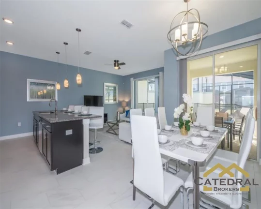 Imagem Casa com piscina totalmente mobiliada por US$550.000,00 (Dólar Americano) em Kissimmee - Flórida/EUA