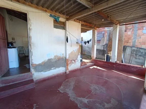 Imagem Casa 2/4 Com Barracoes No Setor Jardim Progresso Em Goiania , Oportunidade