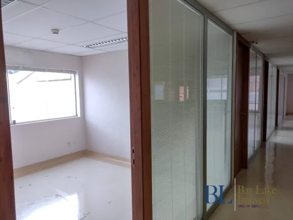 Imagem Prédio Comercical em Moema!! 1700m² Com Estacionamento!! 30 salas