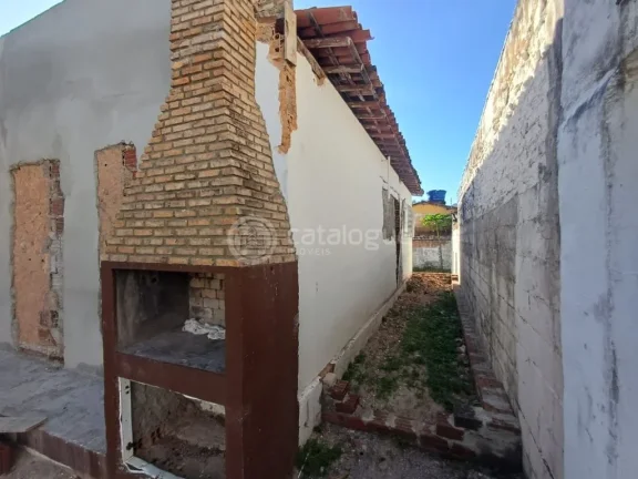 Imagem Oportunidade em Ponta Negra - Casa de Esquina para Reforma.