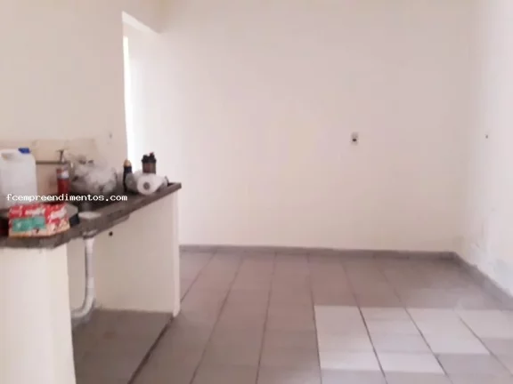 Imagem Sobrado para Venda em Limeira, Parque Residencial Abílio Pedro, 5 dormitórios, 2 banheiros, 1 vaga