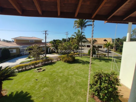 Imagem Localizada ao lado da área de lazer central do condomínio, com uma linda vista para mata. Casa est...