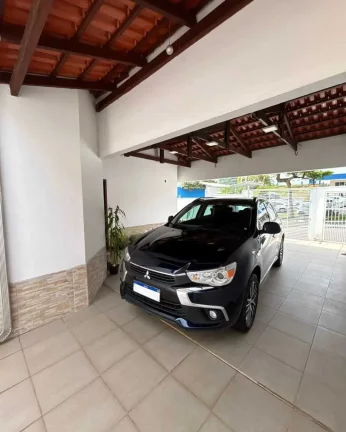 Imagem Casa com 3 dormitórios sendo 1 suíte e 4 vagas de garagem em Balneário Camboriú/SC