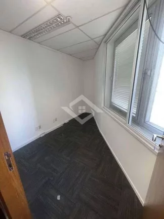 Imagem Sala Comercial de 188m² na Av. Rio Branco – Espaço com Ar Central no Centro