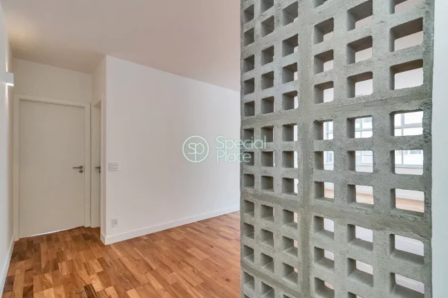 Imagem 176,05 m² de área útil 1Vaga de garagem 3 Dormitórios sendo 1 suíte Banheiro Social Lavabo Sala...