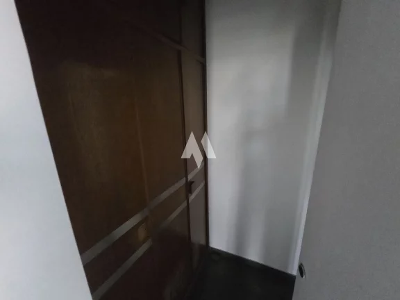 Imagem sobrado 4 dormitórios, 2 vagas, piscina, para locação
