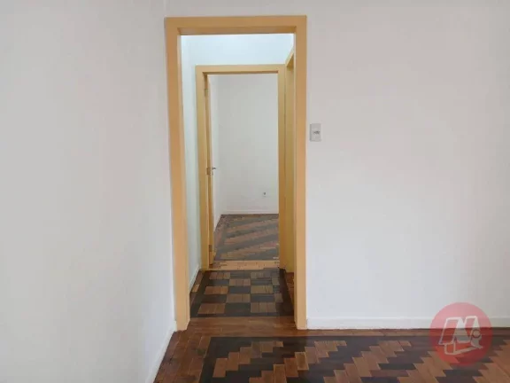 Imagem Próximo ao Hospital de Clinicas, térreo com 3 áreas.