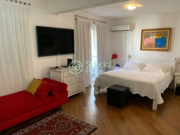 Imagem Cobertura duplex com 357m² na Vila Nova Conceição, próximo à Praça Pereira Coutinho. No primei...