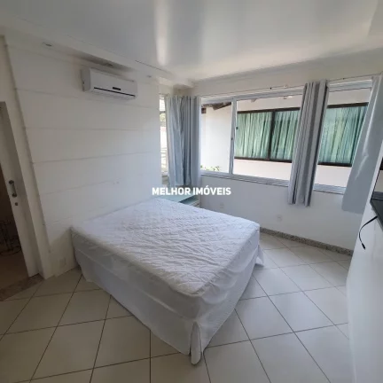 Imagem Casa Alto Padrão á venda localizada na Praia do Estaleirinho em Balneário Camboriú