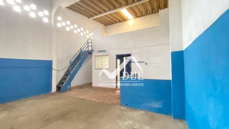 Imagem Galpão, 255 m² - venda por R$ 2.000.000 ou aluguel por R$ 9.000/mês - Estuário - Santos/SP