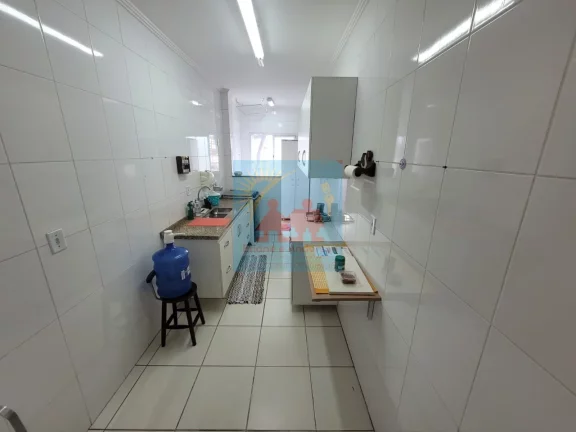 Imagem Oportunidade Única! Apartamento a 300 metros do Mar na Guilhermina, Praia Grande/SP - 329MIL