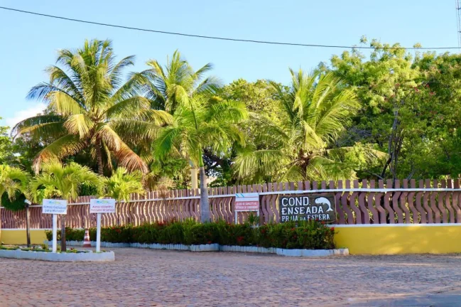 Imagem Casa em Condomínio com Piscina em ITACIMIRIM, Camaçari - Venda