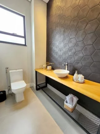 Imagem Casa em Condomínio para Venda em Petrópolis / RJ no bairro Araras