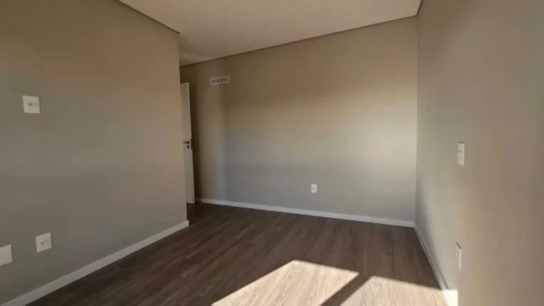 Imagem Apartamento sem mobilia com 3 dormitórios sendo 2 suítes e 3 vagas de garagem em Itajaí