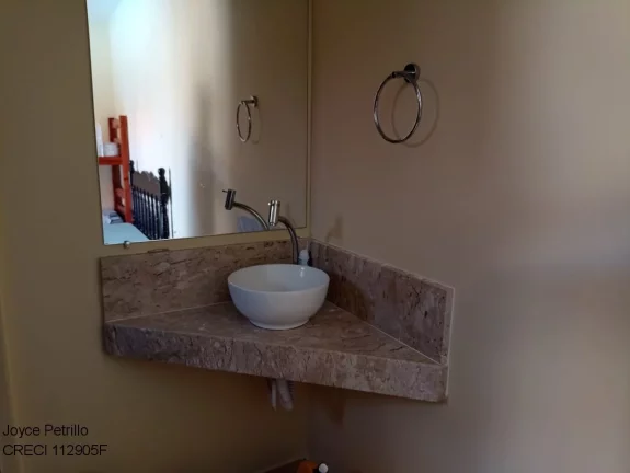 Imagem Casa á venda em Peruíbe com 4 dormitórios, piscina e ampla área de lazer a apenas 550m da praia. Aproveite!!!