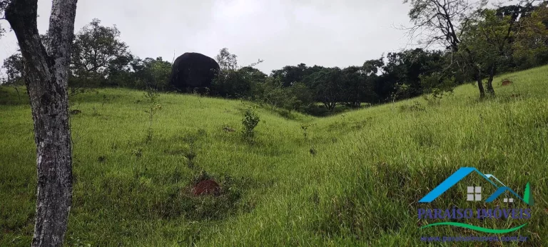 Imagem Refúgio Encantador: Sua Propriedade Rural de Sonho em Minas Gerais.